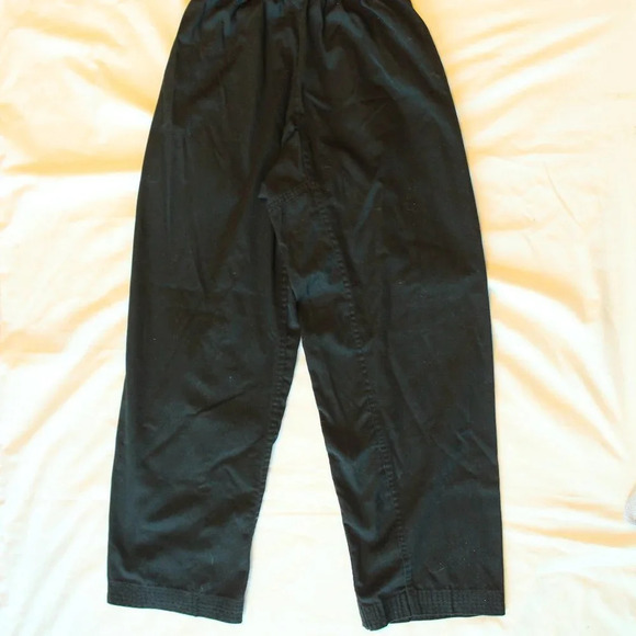 Taekwondo V-neck Uniform Top and Pants - Picture 4 of 4